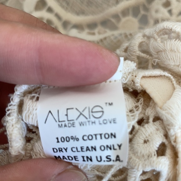 Alexis offwhite floral lace mesh off shoulder top - Picture 4 of 6